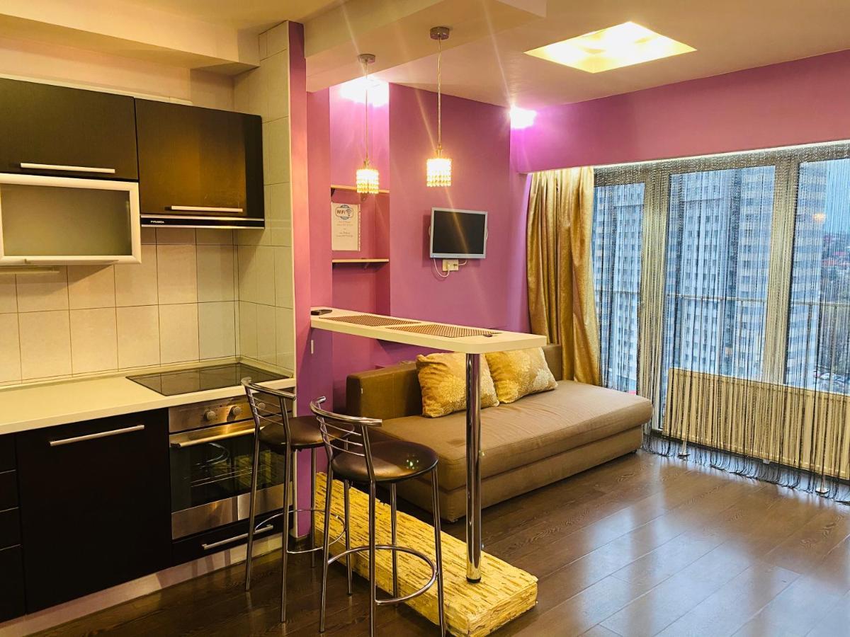 Apartment Lux On Kirova 27d View 15 Floor *